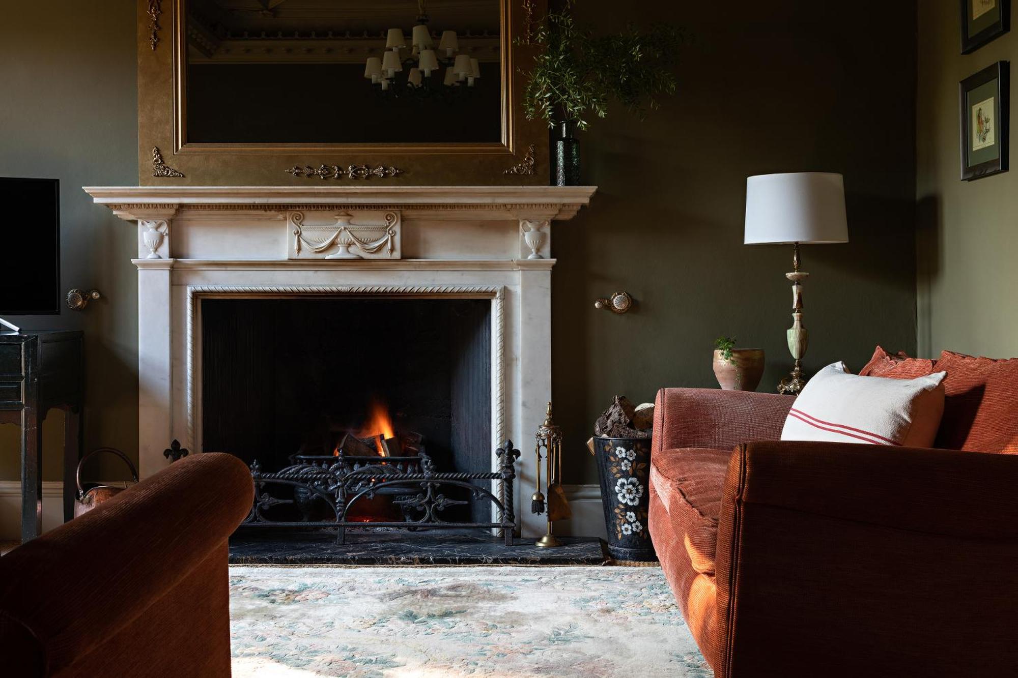 Eller House - Private Regency & *